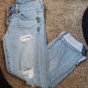 American Eagle ripped capris